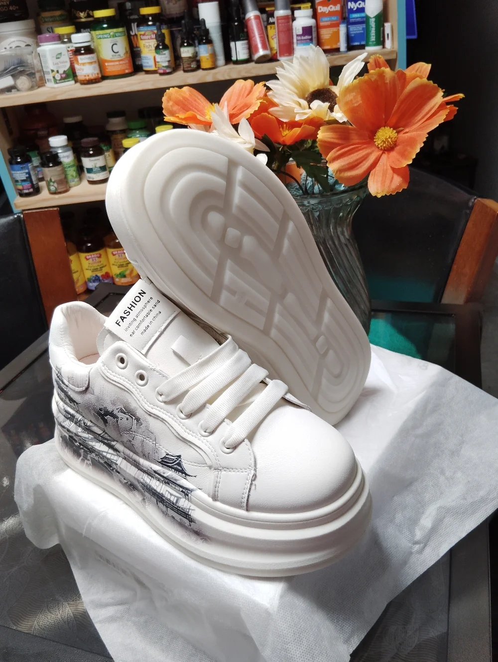 *" WHITE PLATFORM SNEAKERS WITH GRAY GRAPHIC DETAIL**"💲💲💲💲💲💲💲 - Picture 6 of 10